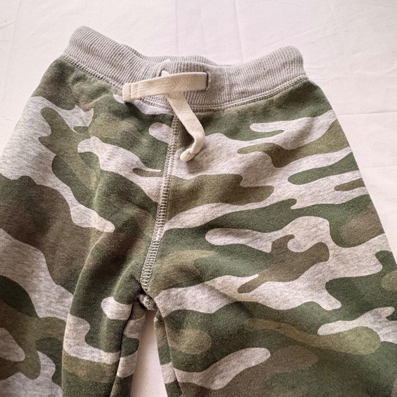 Carter's Kids Sweat Pants Camouflage Drawstring Elastic Waist & Cuffs Boys 4/5 M - Picture 2 of 8